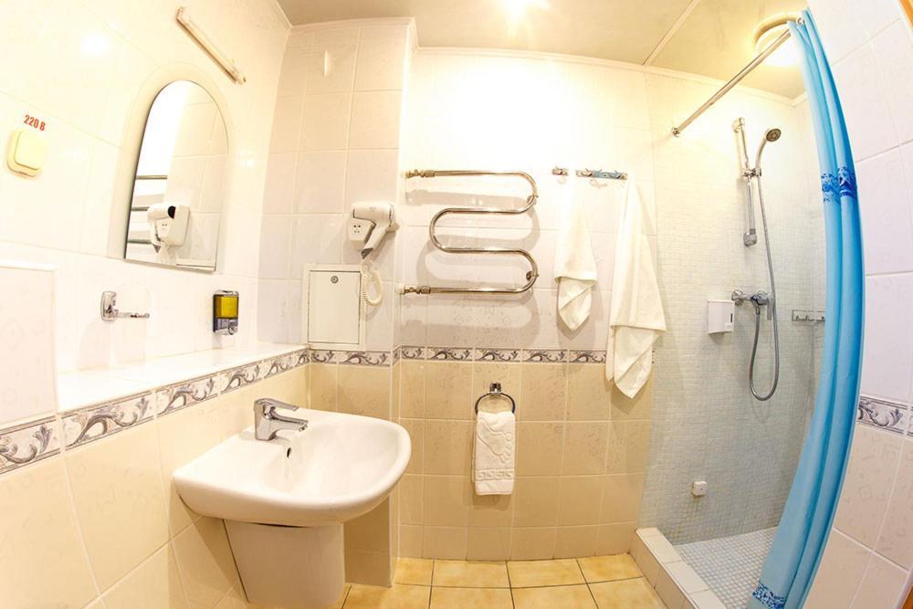 Truskavets 365 Hotel Esterno foto